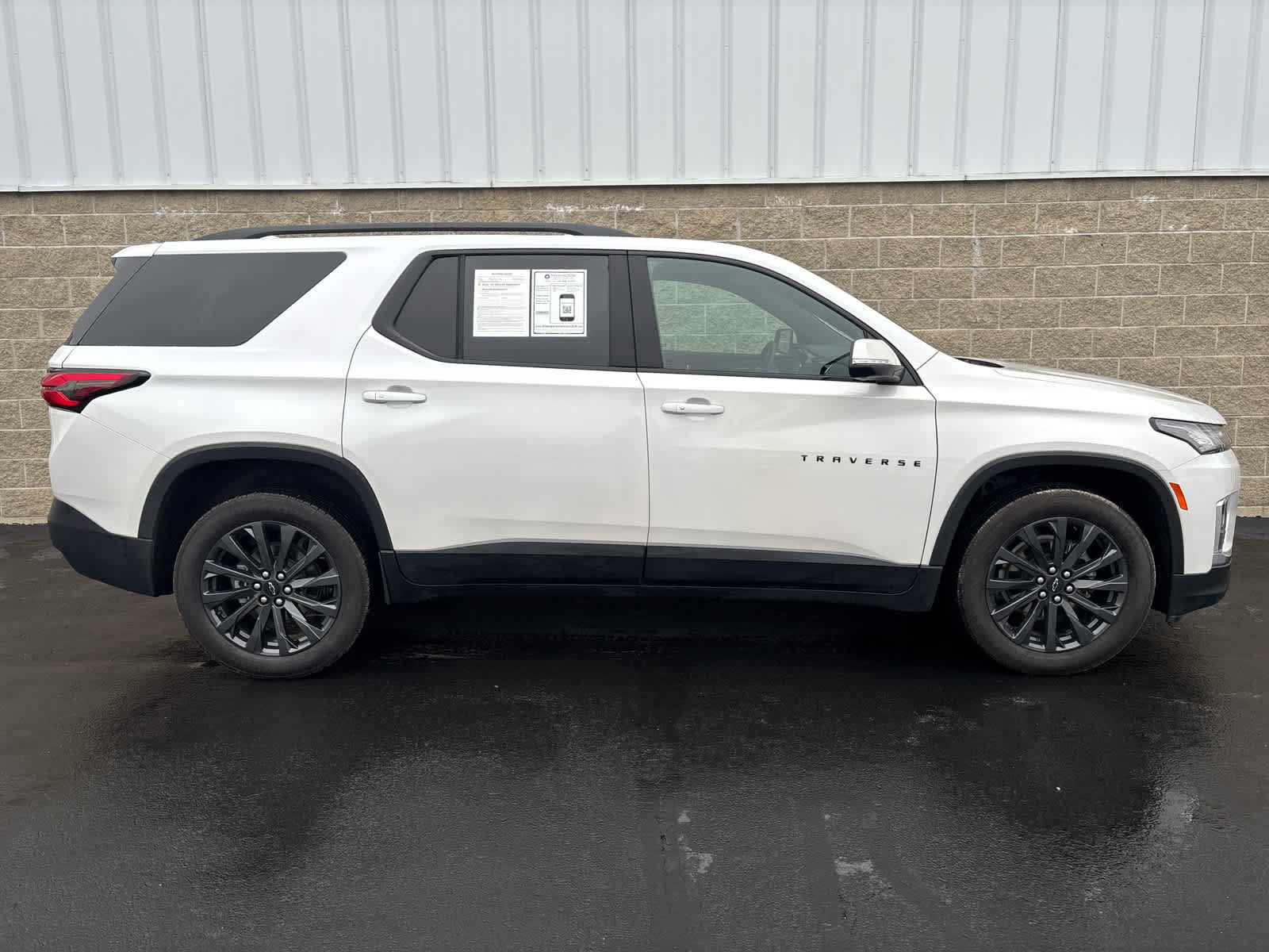 Used 2024 Chevrolet Traverse RS w/ LPO, Floor Liner Package image 29