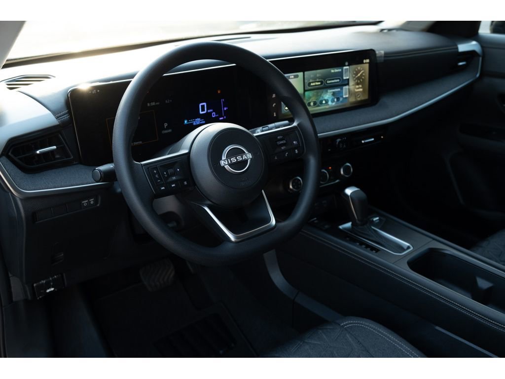 Used 2025 Nissan Kicks SV w/ Interior Electronics Package image 11