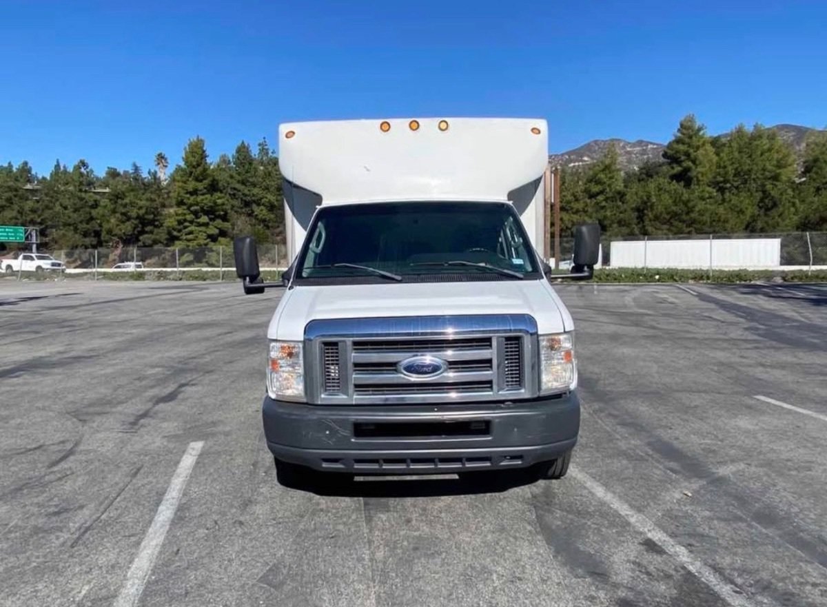 Used 2013 Ford E-450 and Econoline 450 Super Duty w/ PWR Locks & Windows Group RWD image 5
