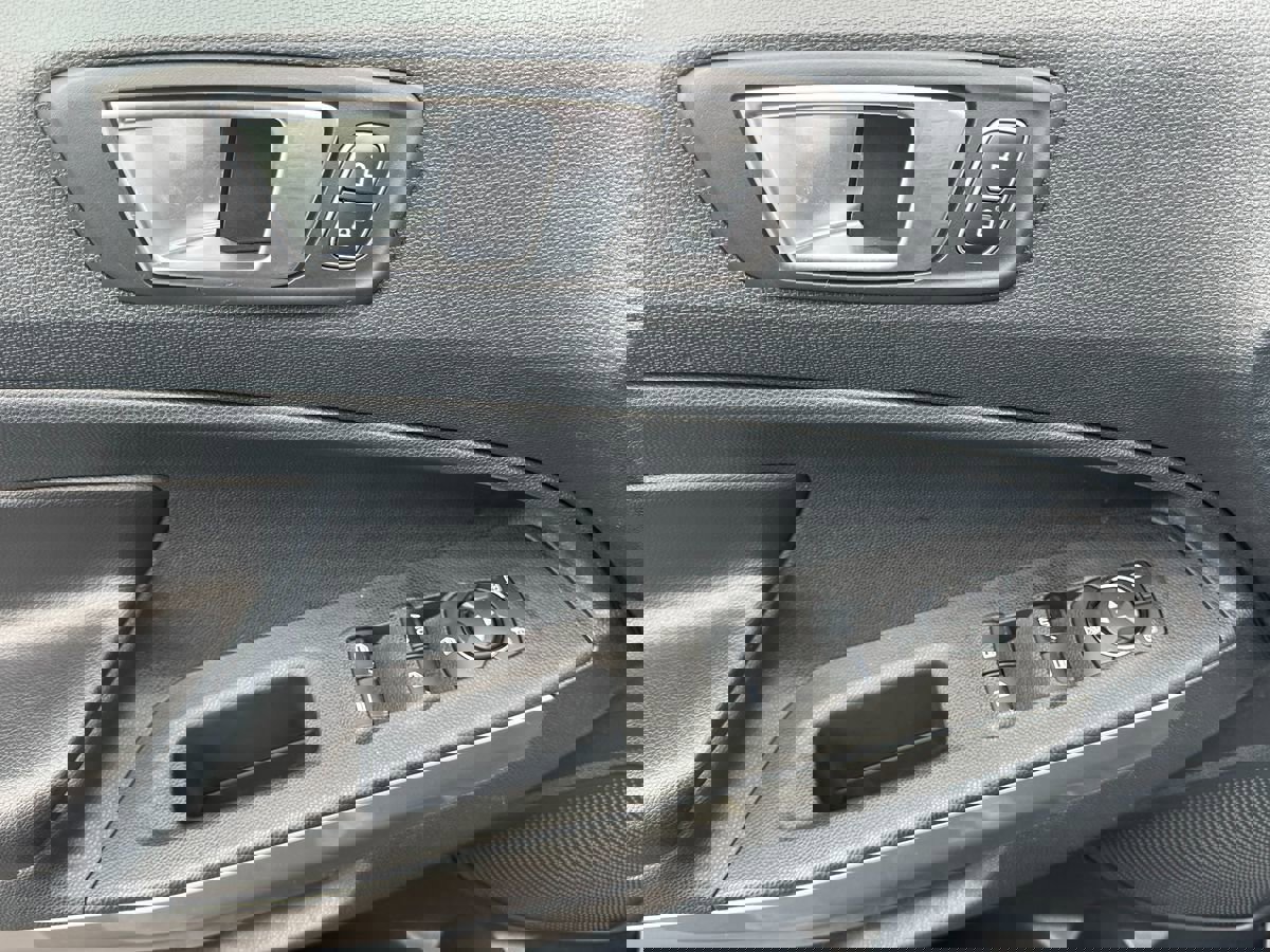 Used 2018 Ford EcoSport Titanium w/ Titanium Cold Weather Package image 19