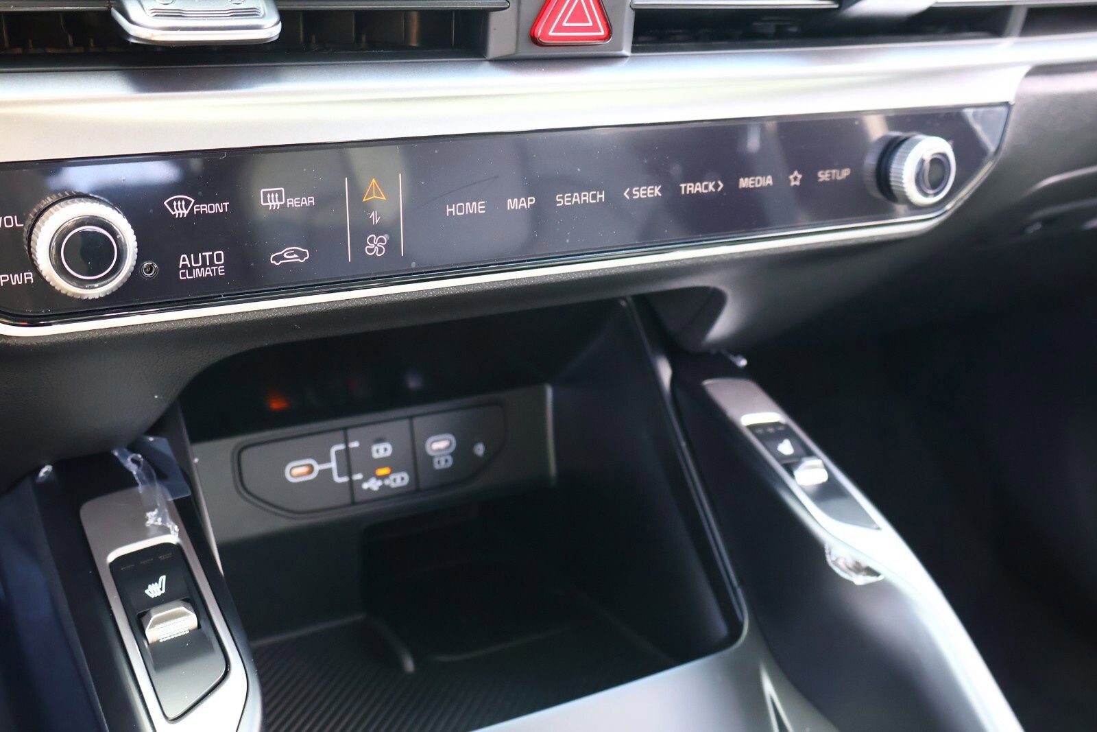 Used 2025 Kia Sorento S w/ Panoramic Sunroof Package image 7