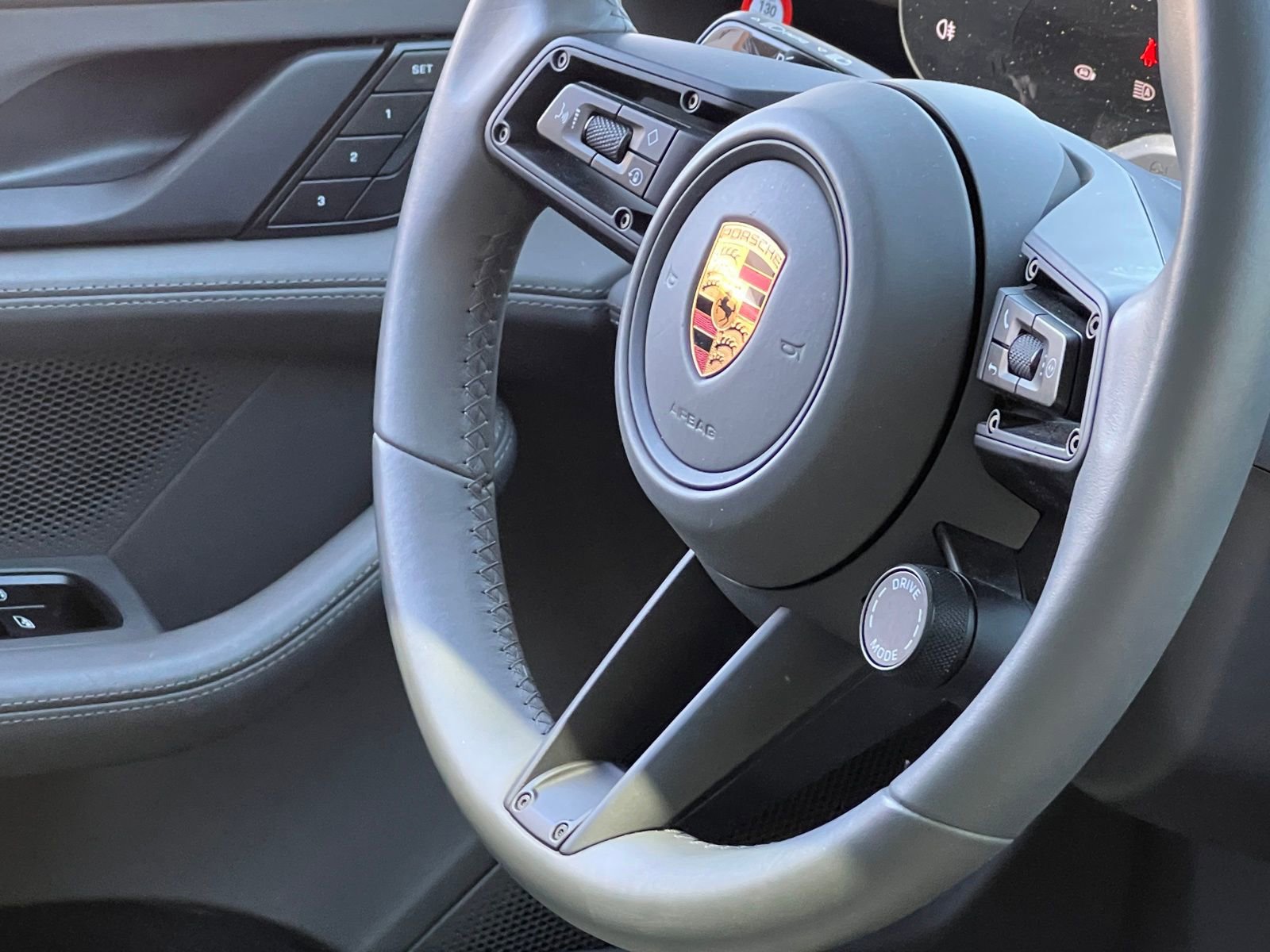 Certified 2022 Porsche Taycan 4S image 35