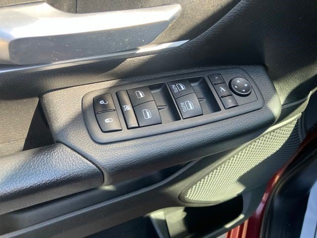 Used 2022 RAM 1500 Big Horn AWD/4WD image 11