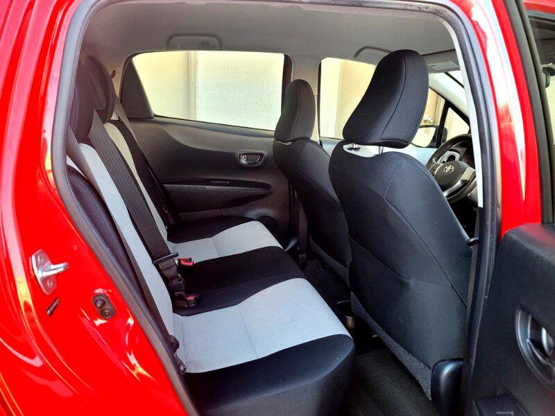 Used 2013 Toyota Yaris LE image 15