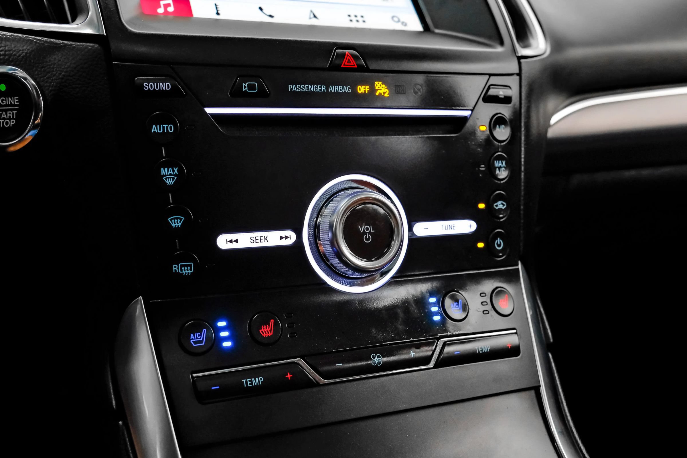 Used 2019 Ford Edge Titanium w/ Equipment Group 301A FWD image 35