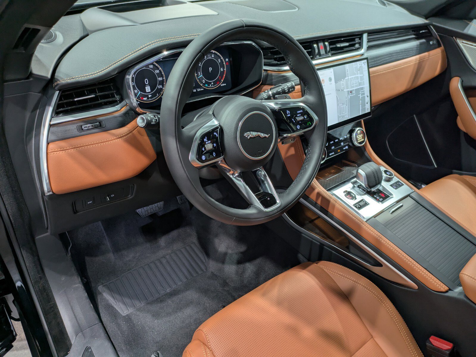 New 2026 Jaguar F-PACE R-Dynamic S image 7