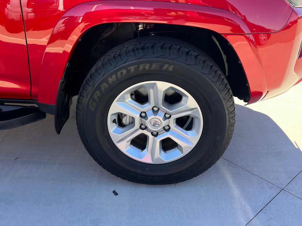 Used 2022 Toyota 4Runner SR5 Premium image 11