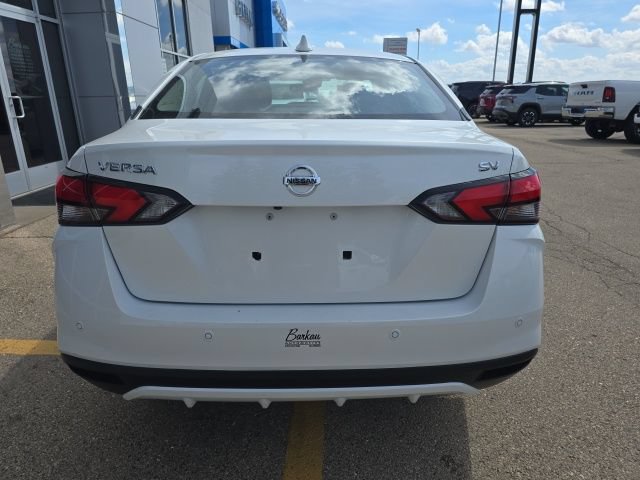 Used 2021 Nissan Versa SV FWD image 8