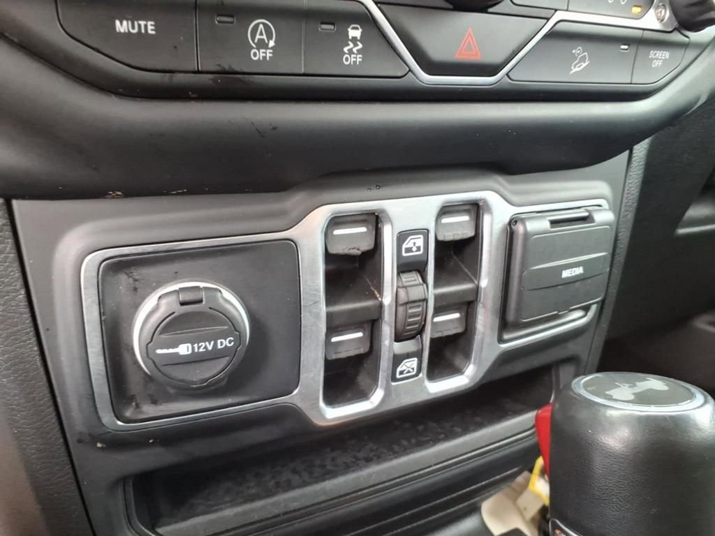 Used 2021 Jeep Wrangler Unlimited Sahara image 12