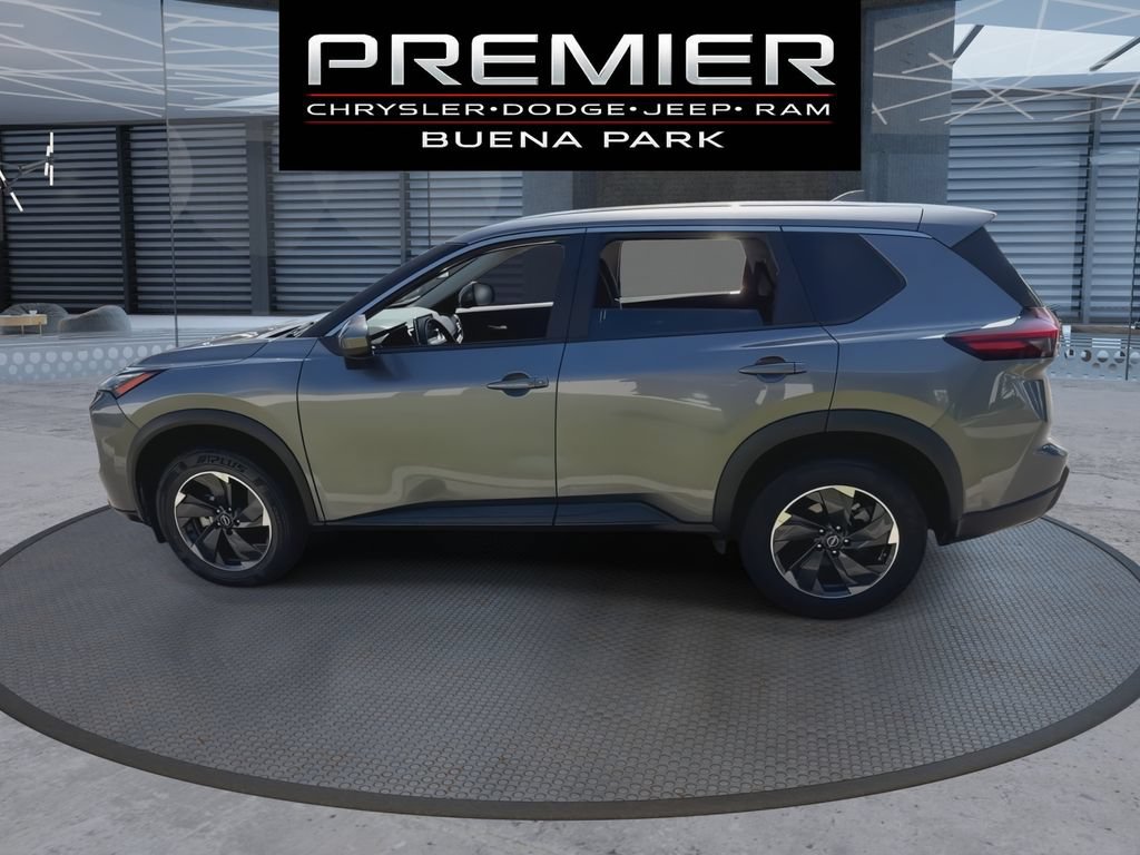 Used 2024 Nissan Rogue SV AWD/4WD image 5