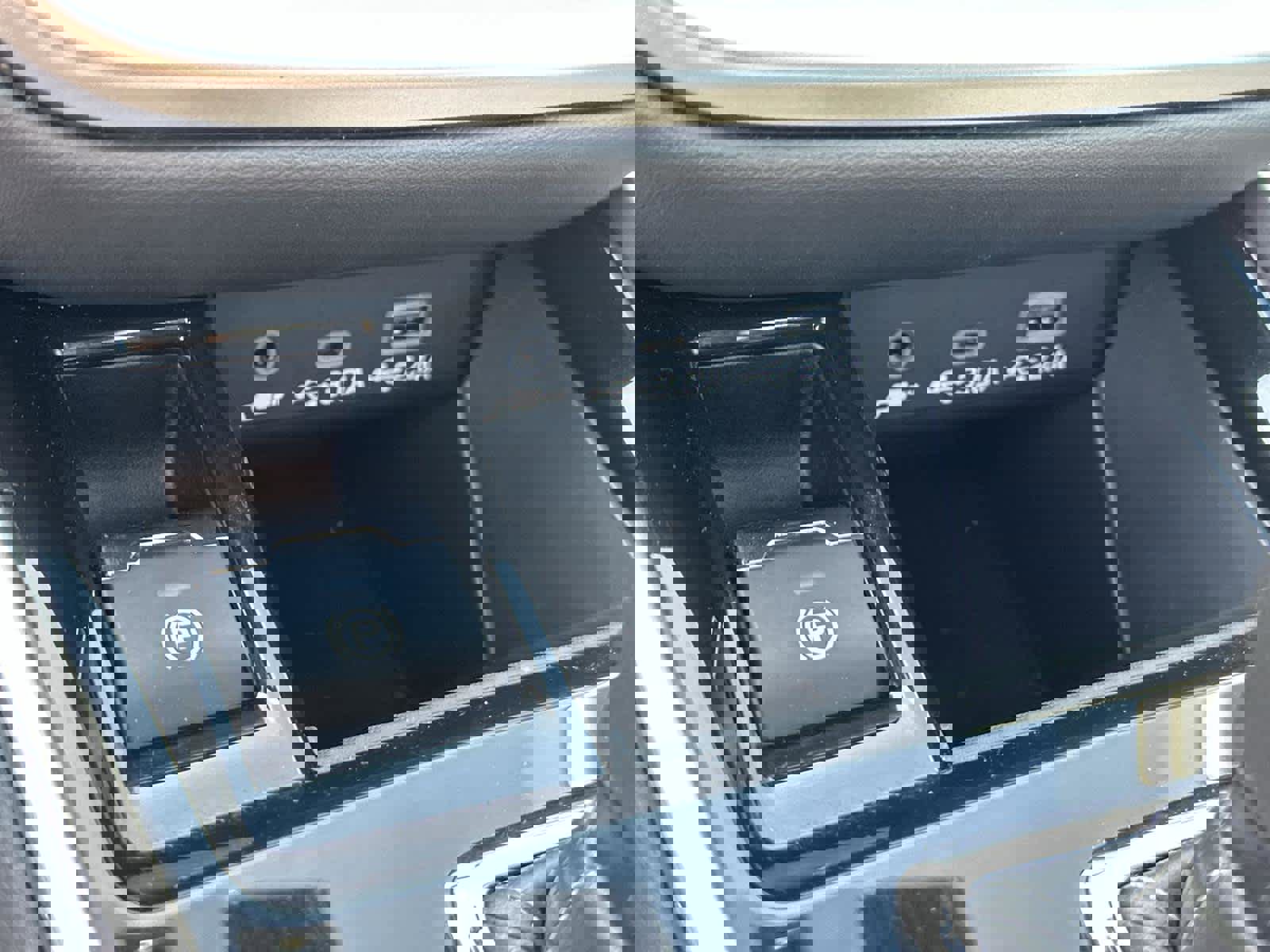 Used 2025 Subaru Outback Premium image 24