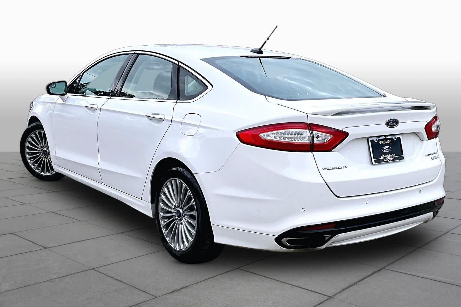 Used 2016 Ford Fusion Titanium FWD image 5