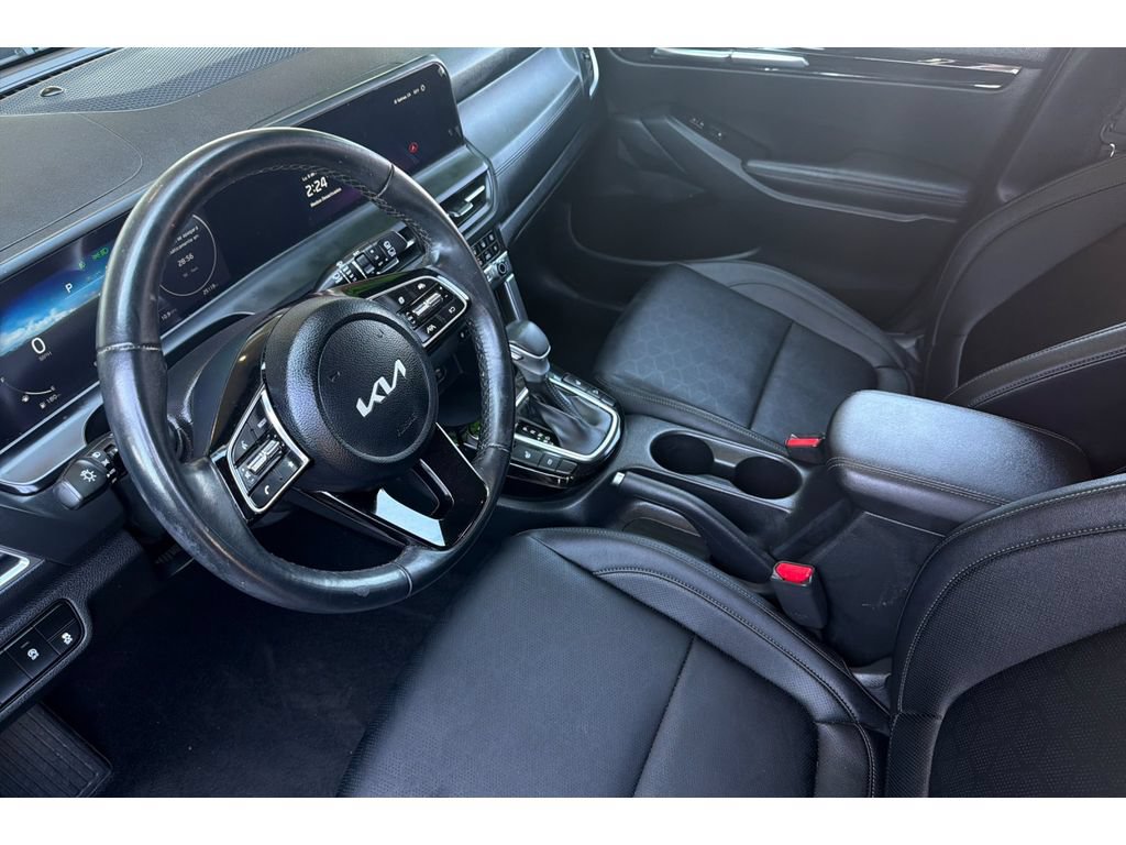 Used 2024 Kia Seltos EX FWD image 10