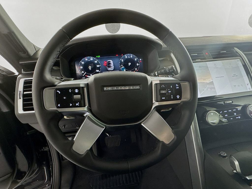 New 2025 Land Rover Discovery S image 11