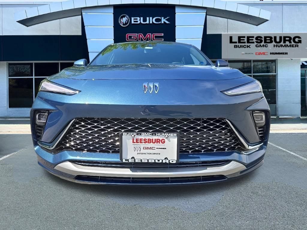 New 2026 Buick Envista Avenir FWD image 2