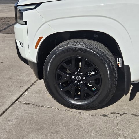 Used 2023 Nissan Frontier SV w/ Midnight Edition Package image 9