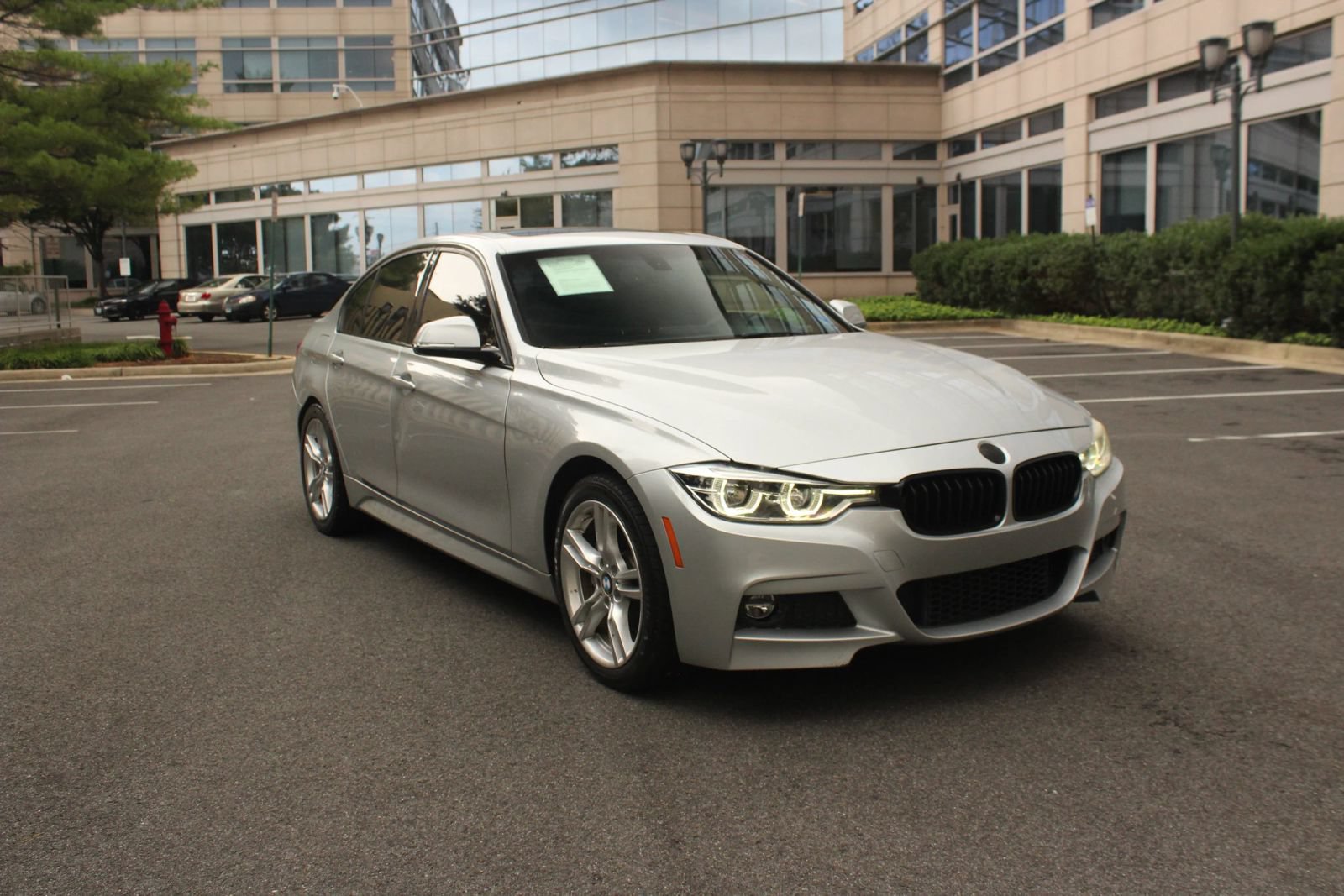 Used 2018 BMW 330i Sedan RWD image 1