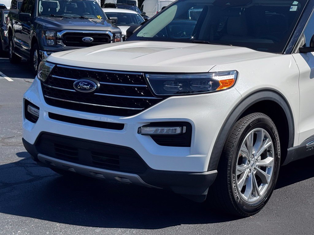Used 2022 Ford Explorer XLT w/ Equipment Group 202A AWD/4WD image 35