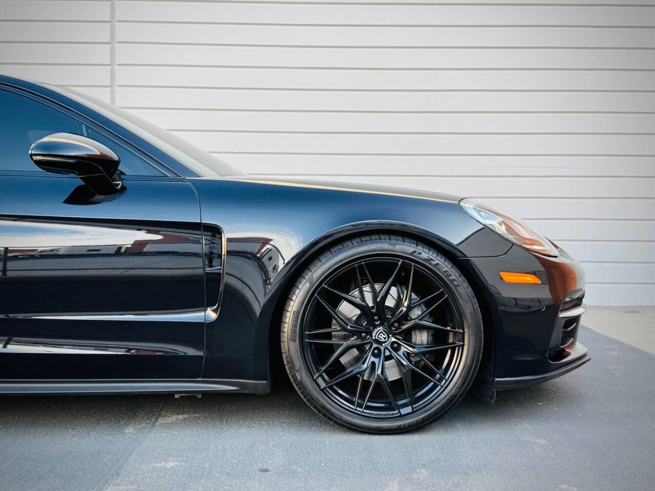 Used 2017 Porsche Panamera 4S image 13