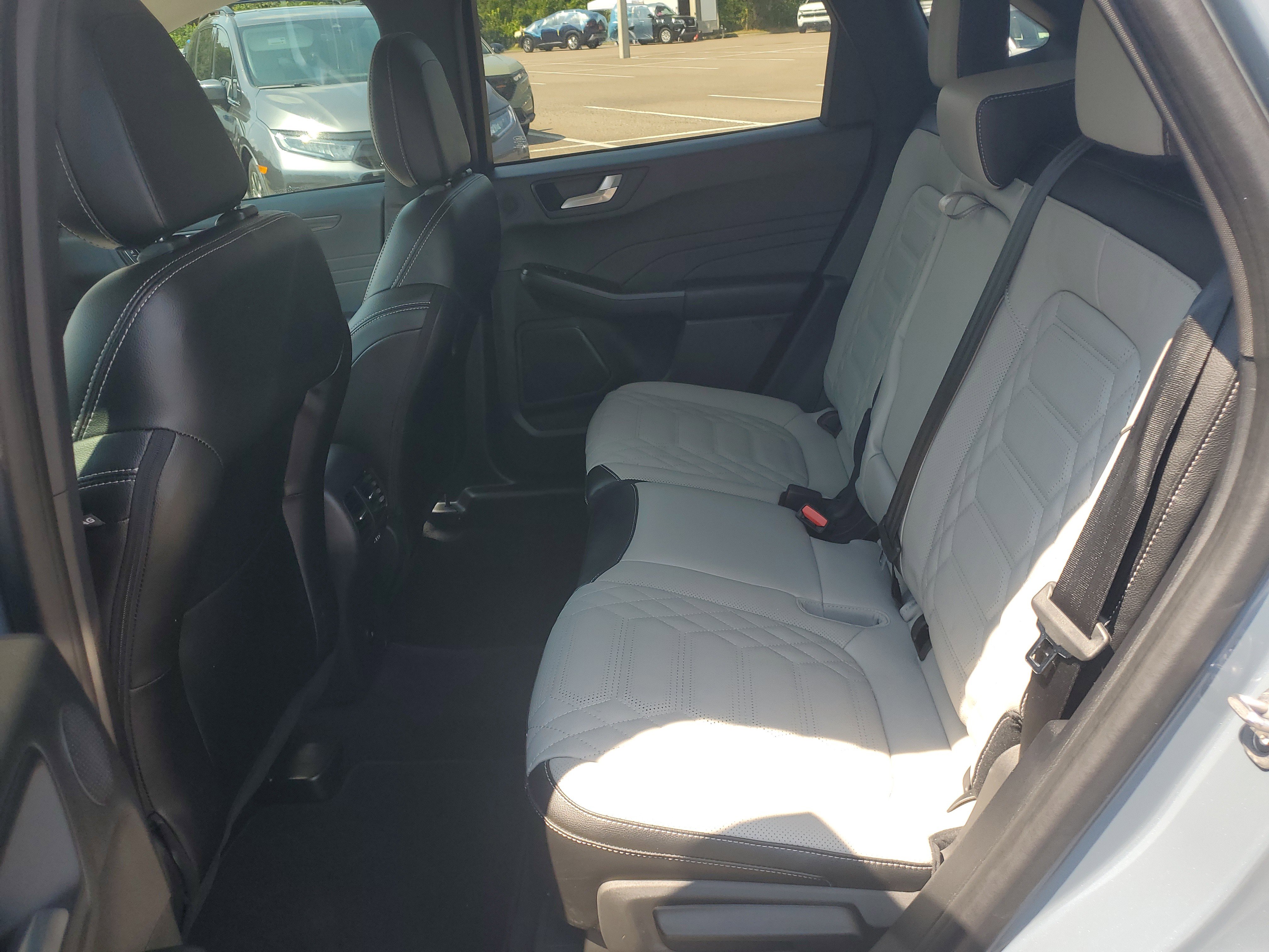 Used 2023 Ford Escape Platinum w/ Premium Technology Package image 20