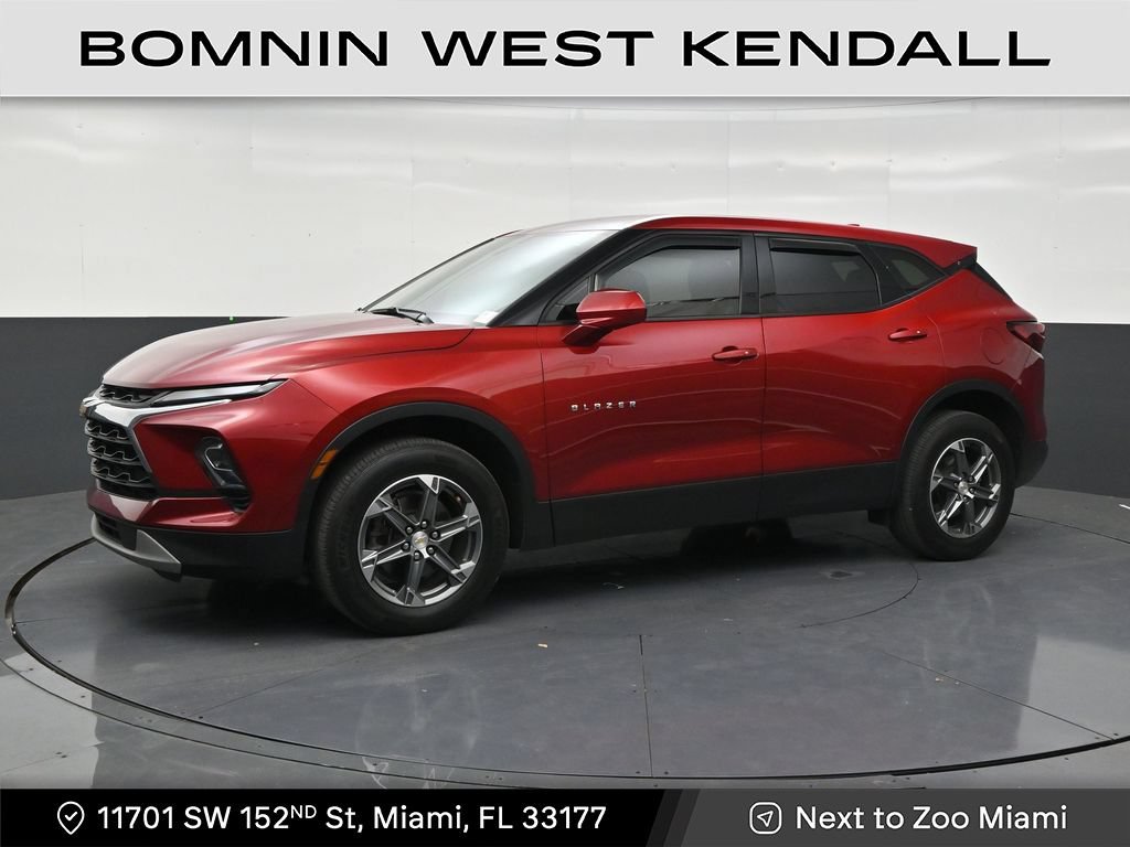 Used 2024 Chevrolet Blazer LT FWD image 1