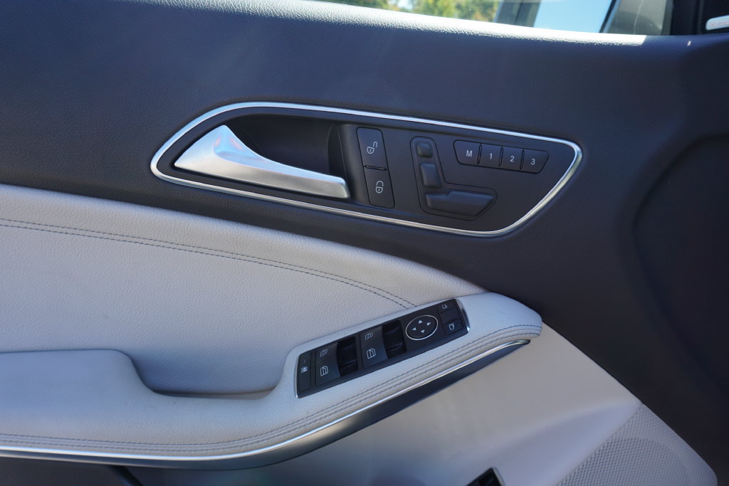 Used 2014 Mercedes-Benz CLA 250 image 4