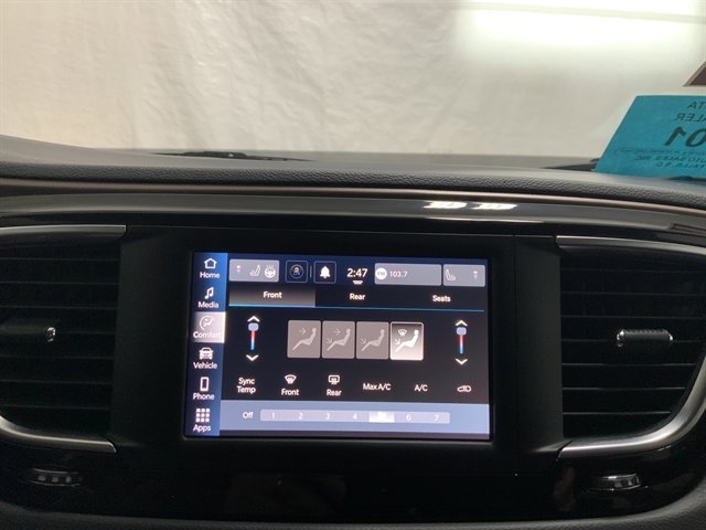 Used 2023 Chrysler Voyager LX image 26