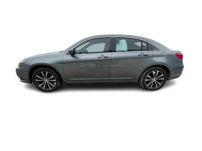 Used 2012 Chrysler 200 Touring image 2