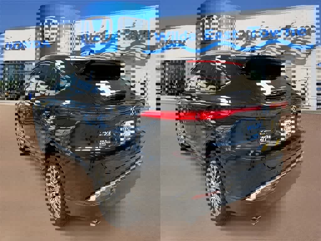 Used 2021 Toyota Venza XLE w/ Softex Package image 6