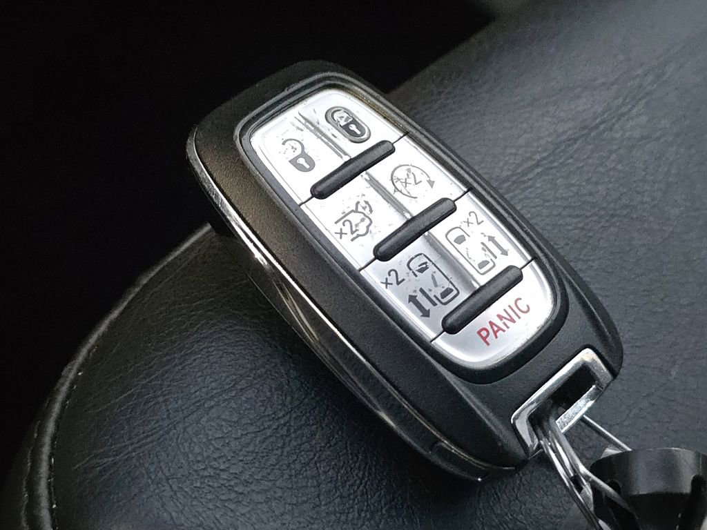 Used 2022 Chrysler Pacifica Touring-L image 31