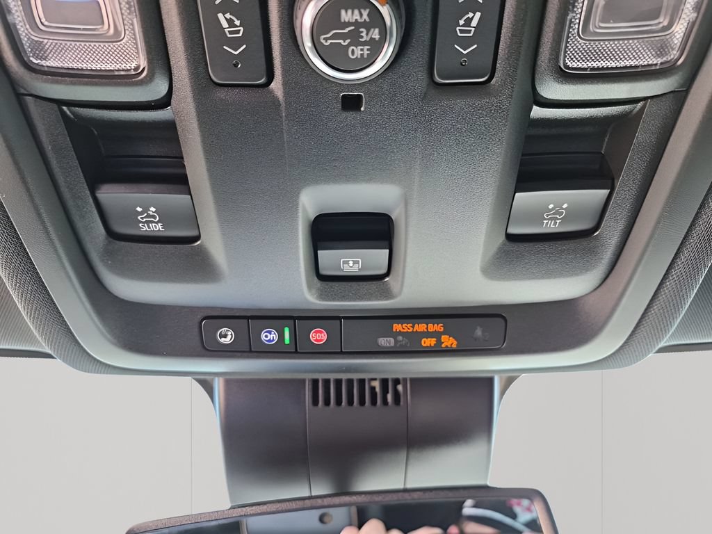 Used 2024 GMC Yukon AT4 w/ Technology Package AWD/4WD image 48