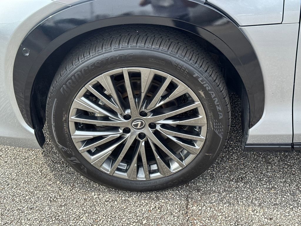 Used 2023 Lexus RZ 450e Premium w/ Accessory Package (2T) image 11