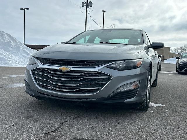 Used 2024 Chevrolet Malibu LT image 2