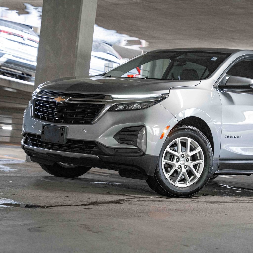 Used 2023 Chevrolet Equinox LT FWD image 2