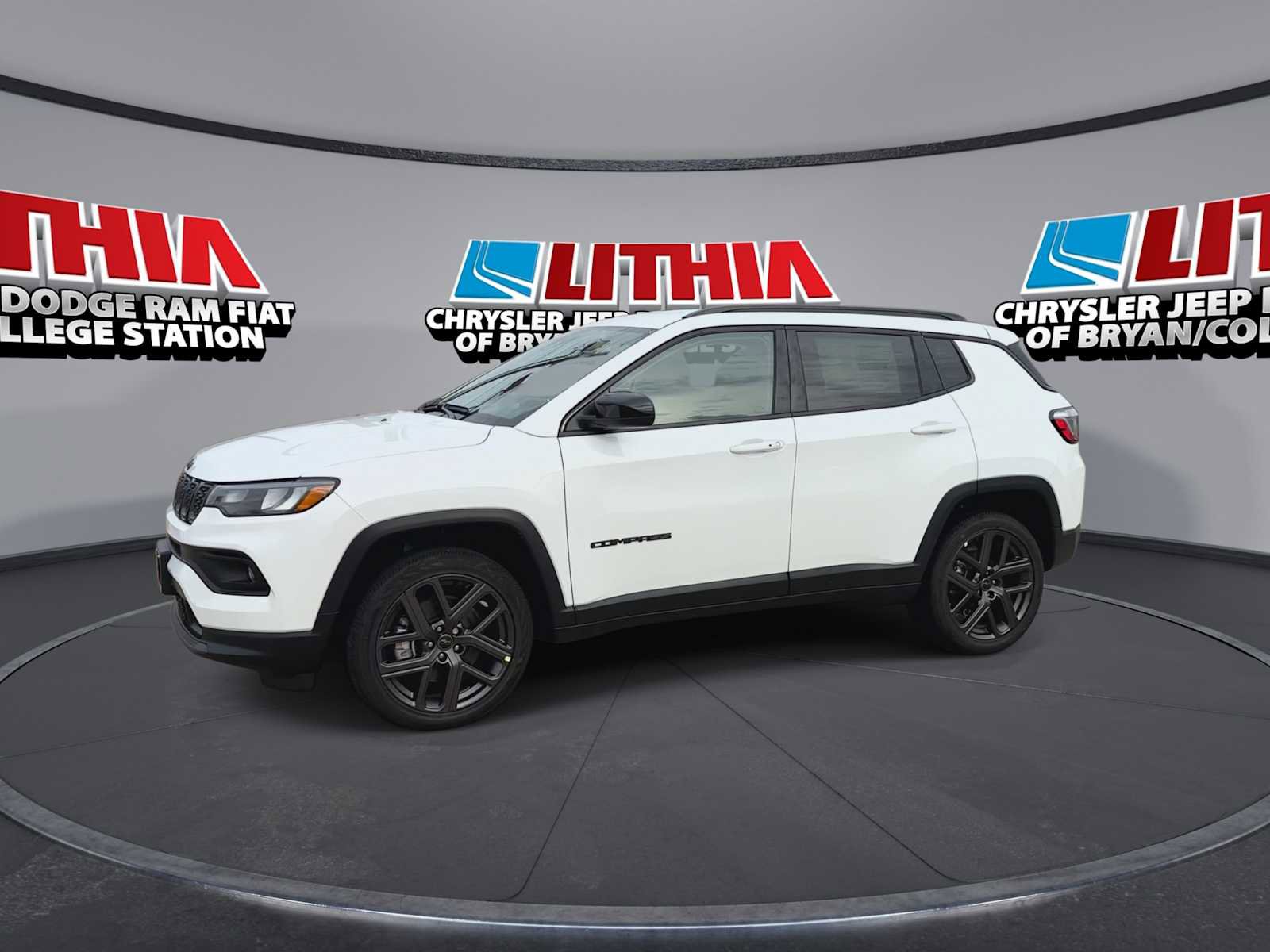 New 2026 Jeep Compass Latitude image 4