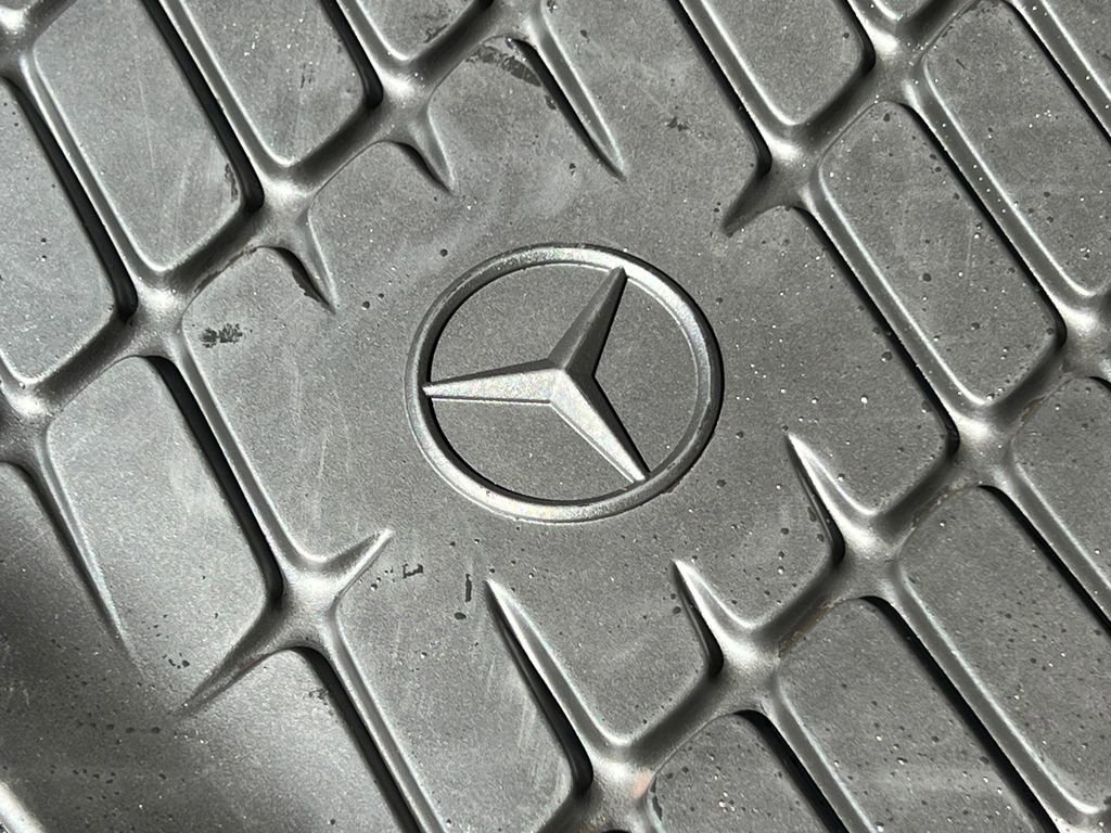 Used 2023 Mercedes-Benz C 300 4MATIC Sedan image 35