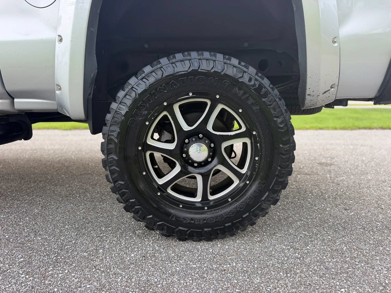 Used 2016 GMC Sierra 1500 SLT w/ Enhanced Driver Alert Package AWD/4WD image 35