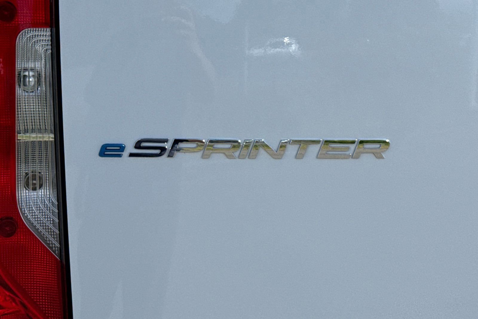 Used 2024 Mercedes-Benz eSprinter 170 Cargo image 11