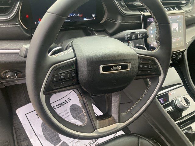 Used 2023 Jeep Grand Cherokee Limited image 14