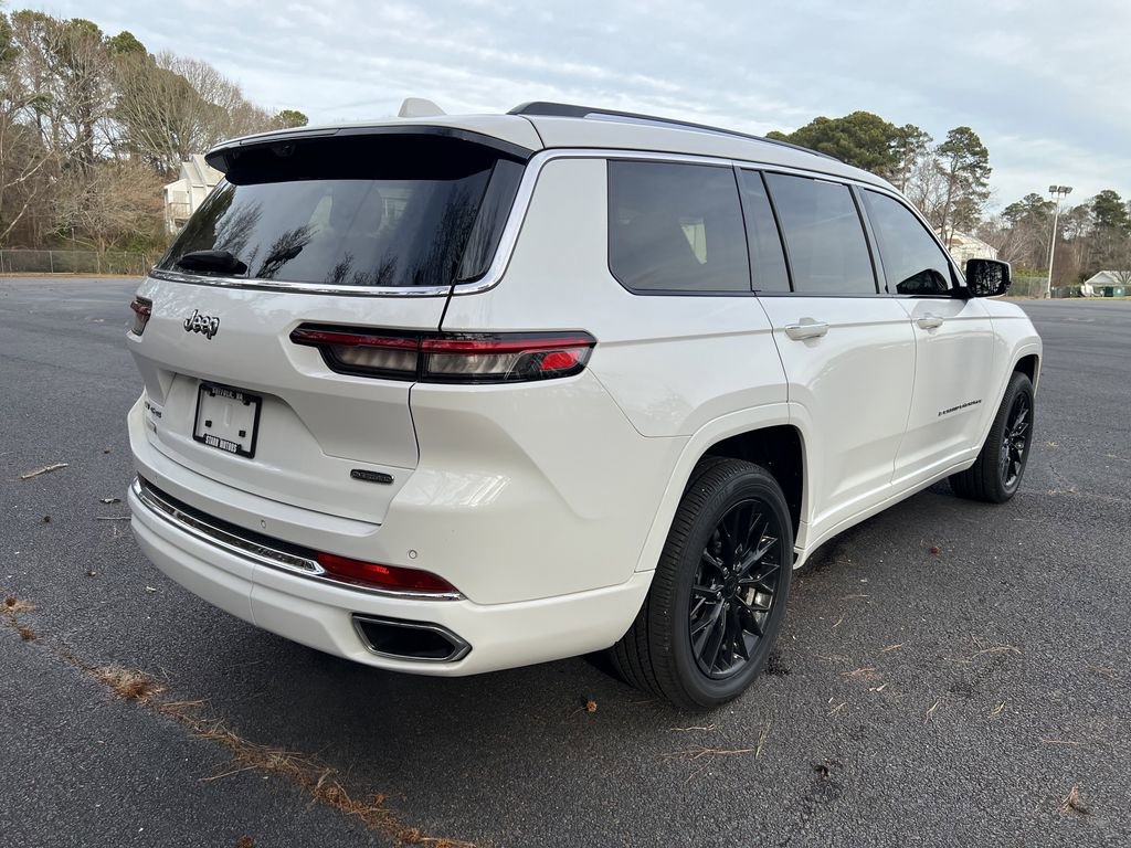 Certified 2023 Jeep Grand Cherokee L Overland w/ Luxury Tech Group IV AWD/4WD image 3