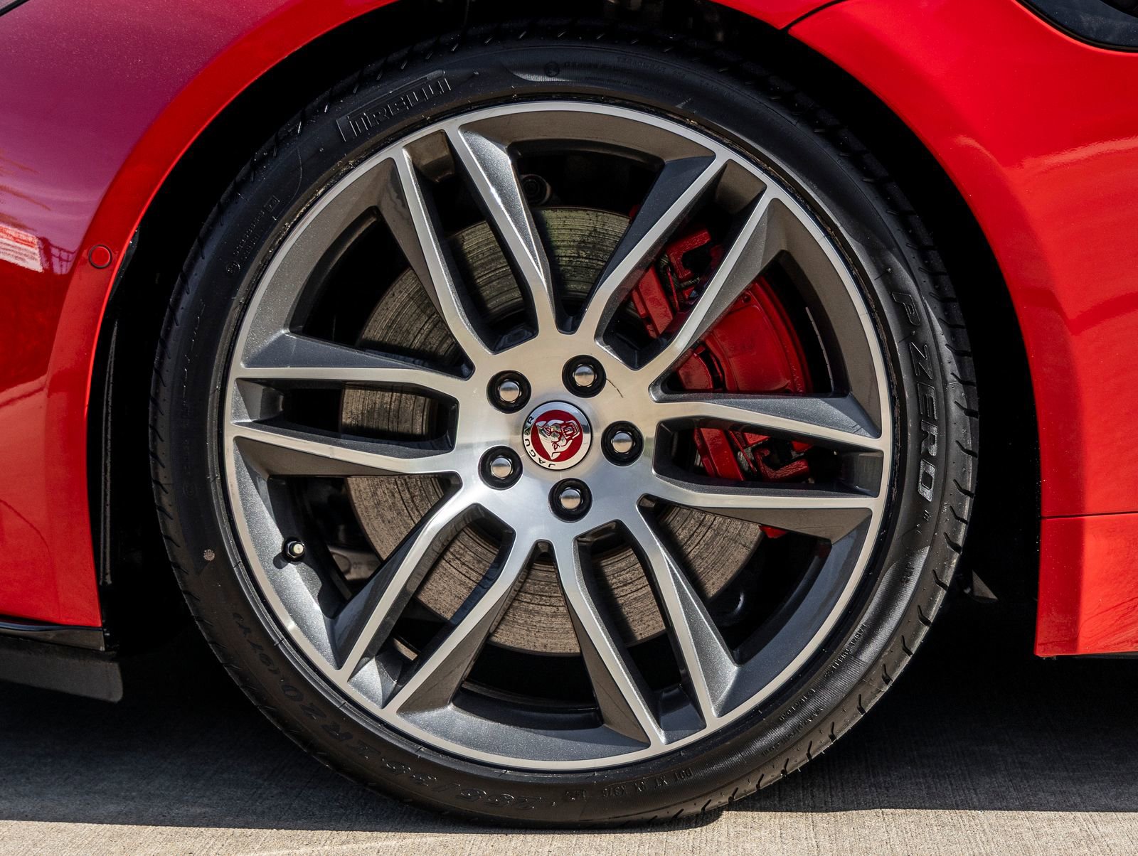 Used 2018 Jaguar F-TYPE R image 12