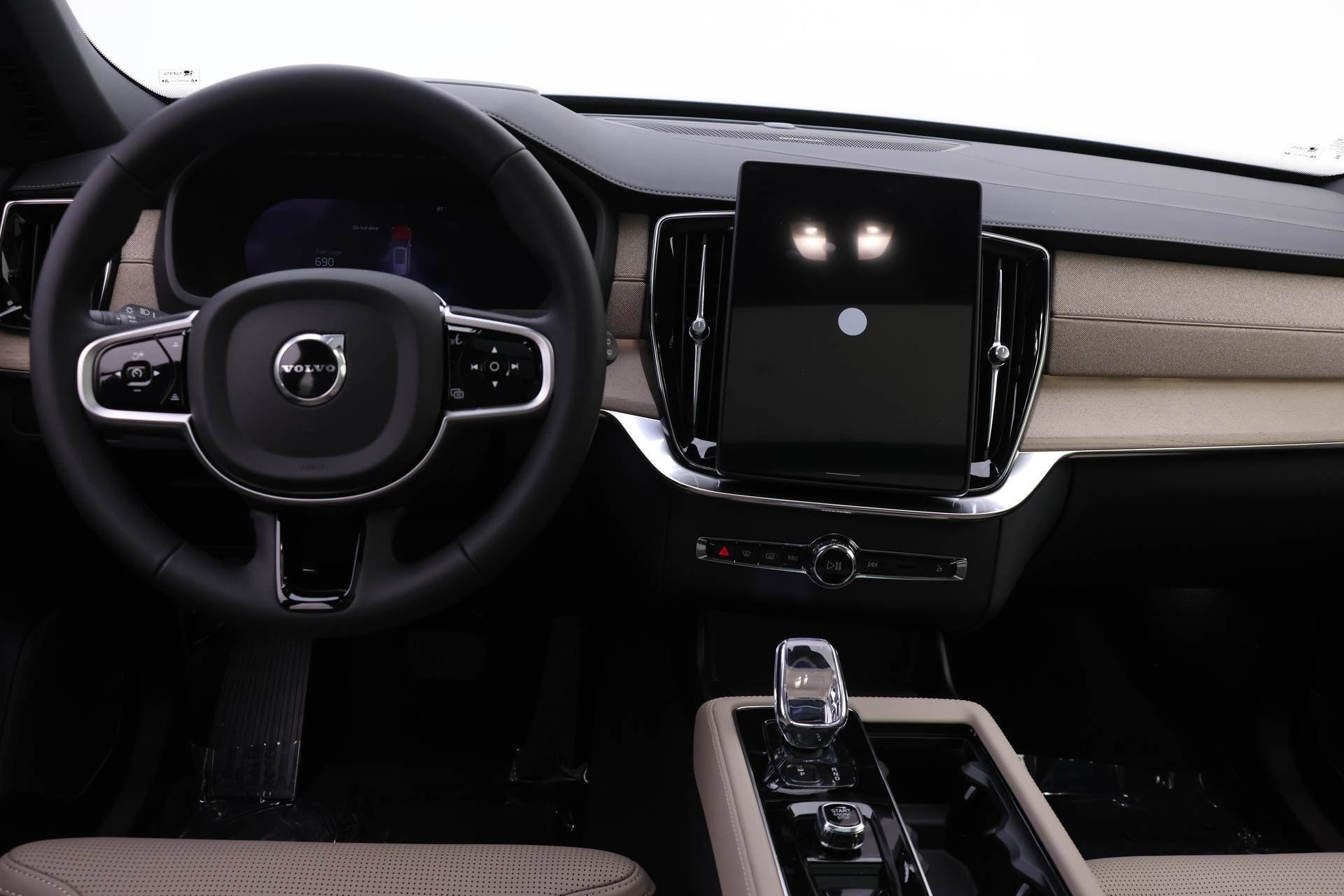 New 2026 Volvo XC90 B6 Ultra w/ Protection Package Premier image 8