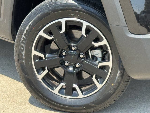 Used 2023 Jeep Renegade Trailhawk AWD/4WD image 32
