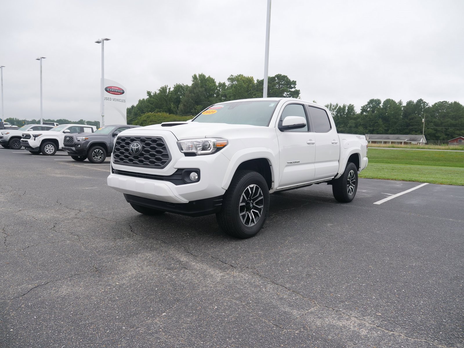 Used 2021 Toyota Tacoma TRD Sport image 9