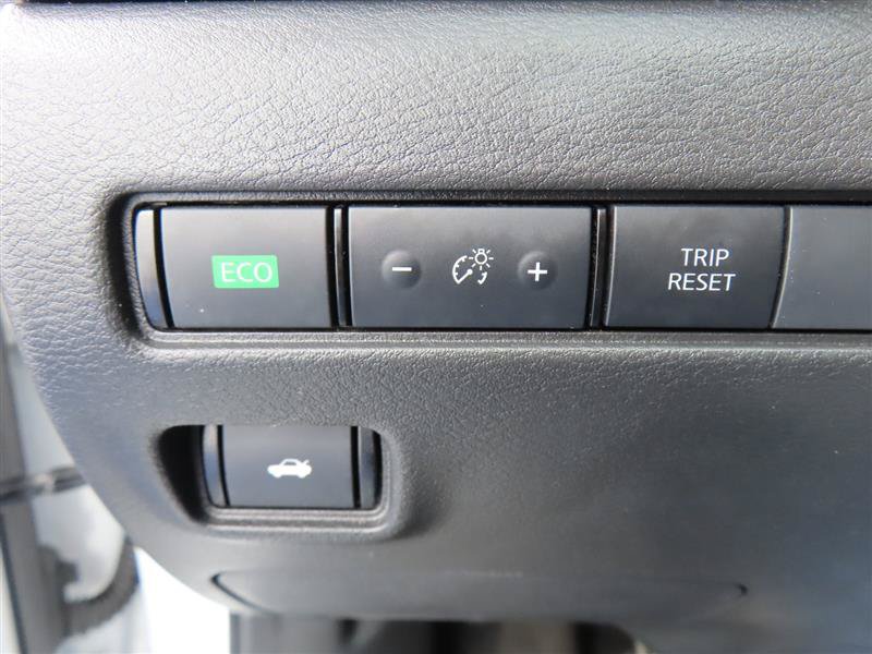 Used 2025 Nissan Sentra SV FWD image 17