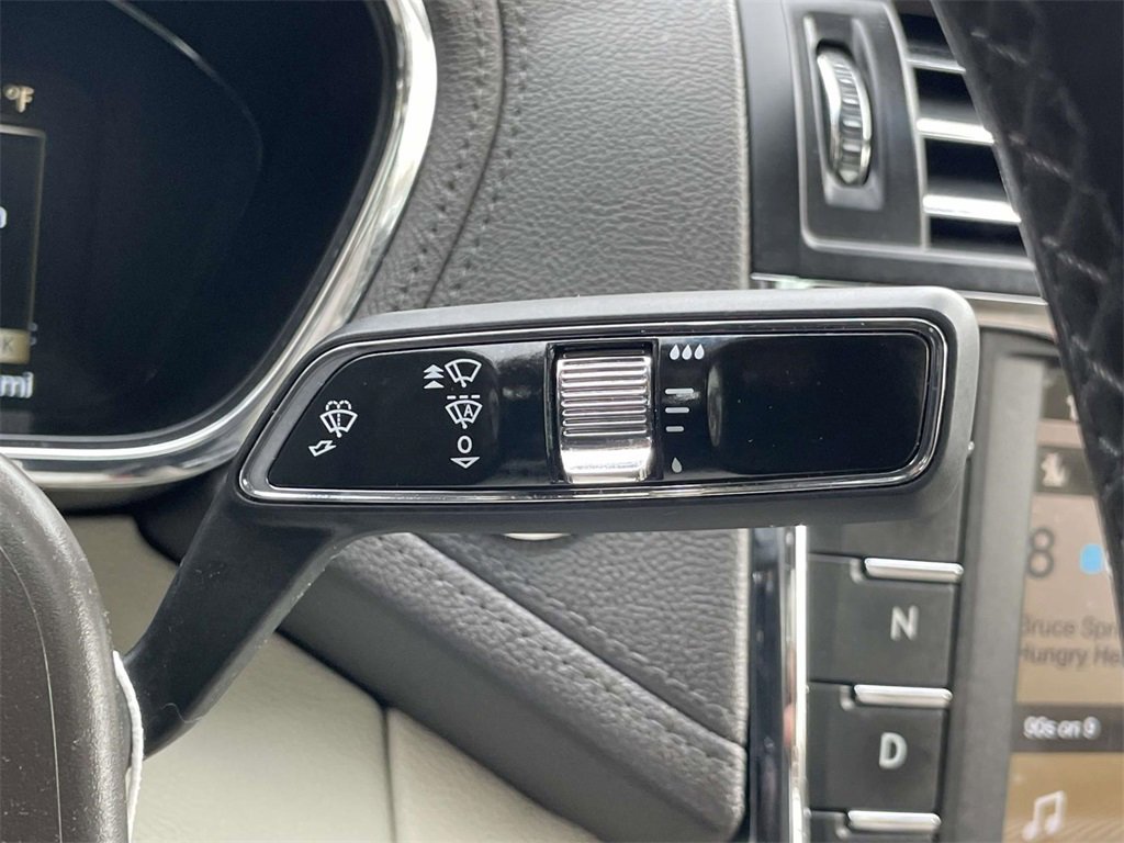 Used 2017 Lincoln Continental Select w/ Climate Package image 22