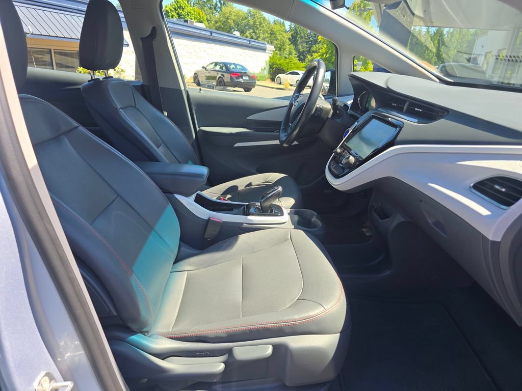 Used 2017 Chevrolet Bolt Premier w/ Driver Confidence II Package FWD image 11