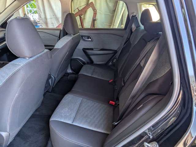 Used 2023 Nissan Rogue SV image 17