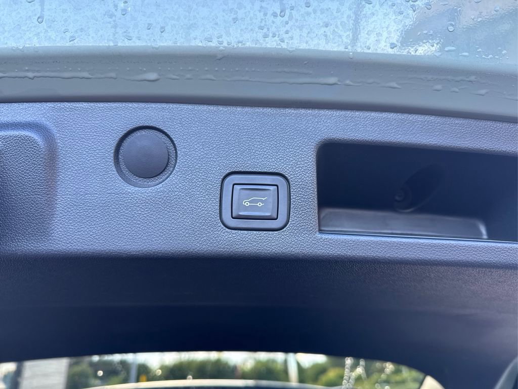Used 2025 Chevrolet Equinox ACTIV AWD/4WD image 25