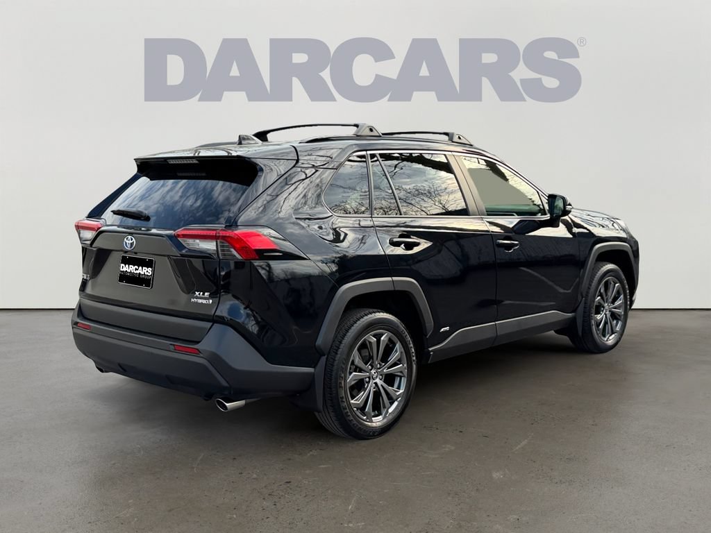 Used 2023 Toyota RAV4 XLE Premium AWD/4WD image 7